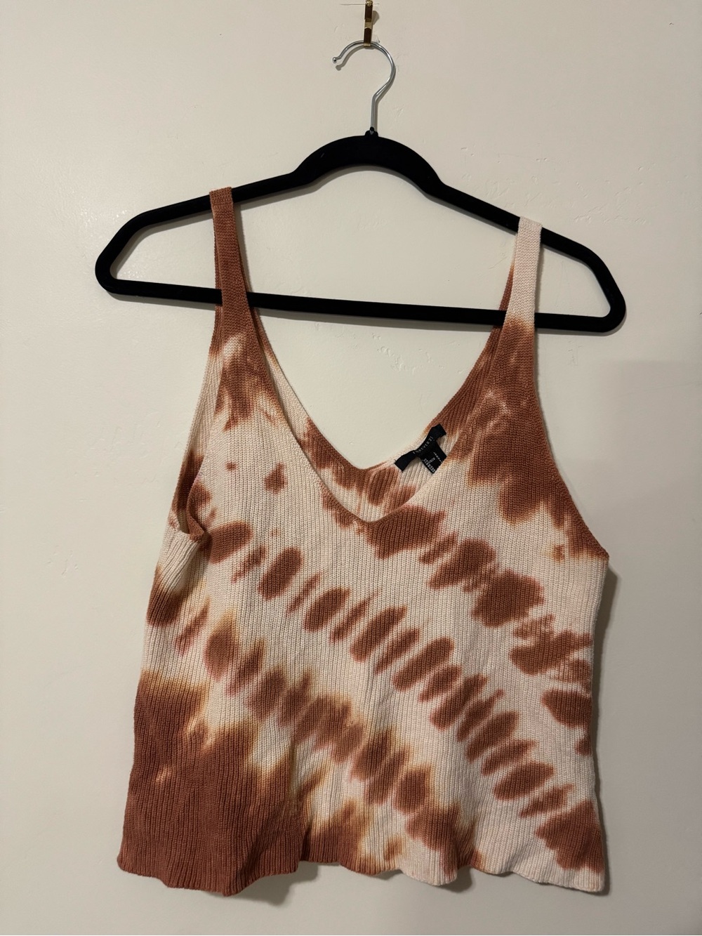 Rue21 Brown and Cream Tie-Dye Ribbed V-Neck Tank